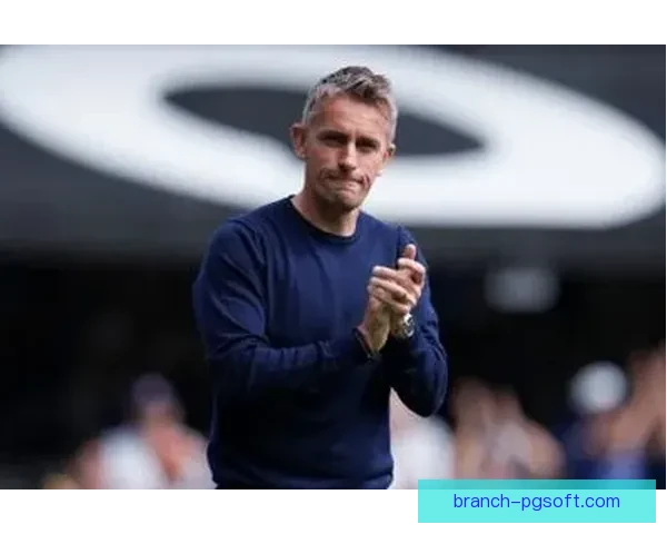 伊普斯维奇主帅麦肯纳连跳晋升赢得广泛赞誉